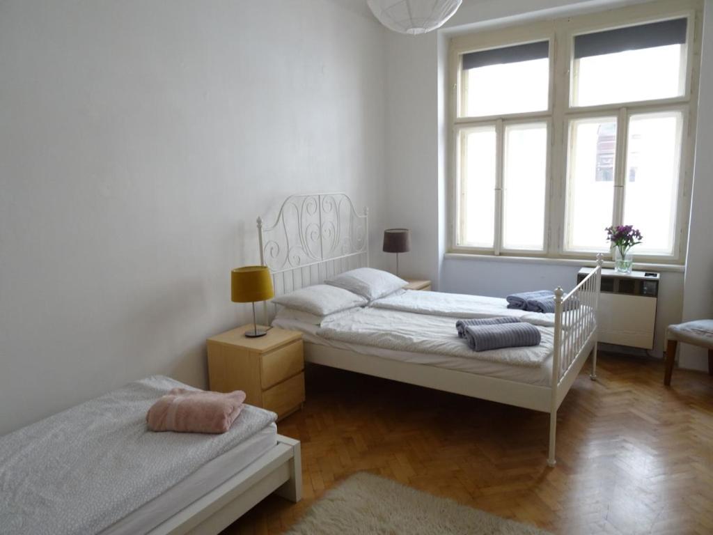 Garden Apartment On Art Nouveau Street In Central Прага Экстерьер фото